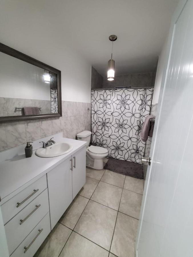 Aguadilla Sunrise Apt With Ac Wifi 8 Minute Walk From Crashboat Beach Exterior foto